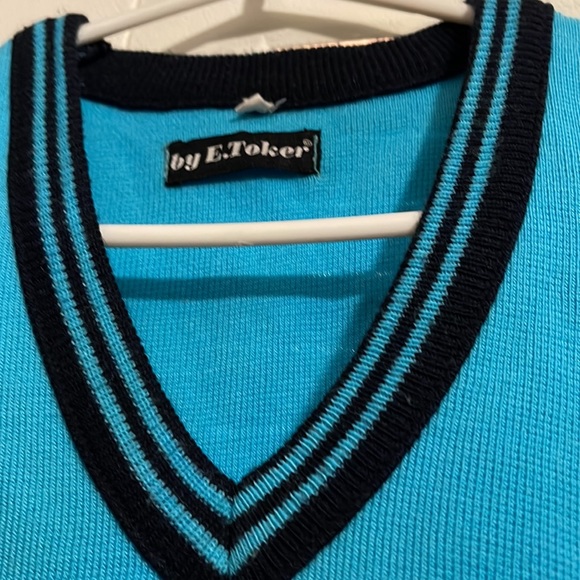 Vest - Picture 3 of 4